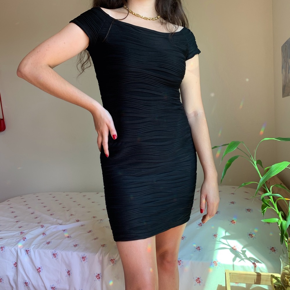 Black bodycon dress